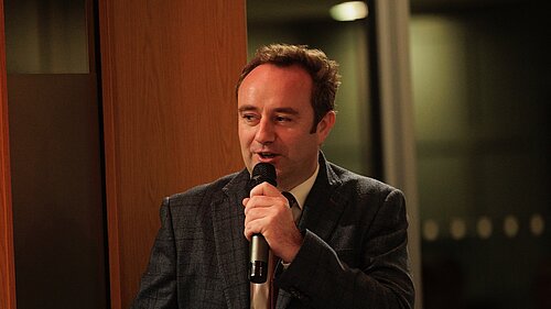Danny spekaing